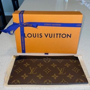 Louis Vuitton Slim purse